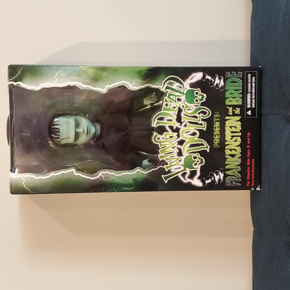 Frankenstein Mezco Living Dead Doll